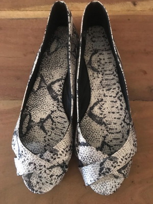 H&M peep toe ballerinas like new, size 41