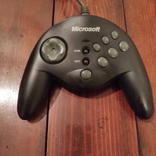 Microsoft Sidewinder Game Pad Controller 1996 μεταχειρισμένο, 15 Pin Serial Port με CD
