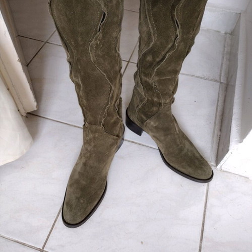 Suede boots like new, elastic type, olive color, size 36-37