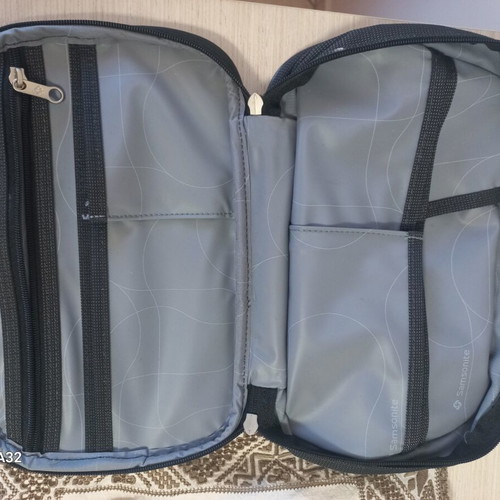 Samsonite handbag, black, multiple inner pockets