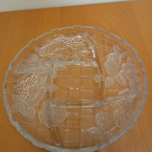 Glass nut dish 5 compartments like new