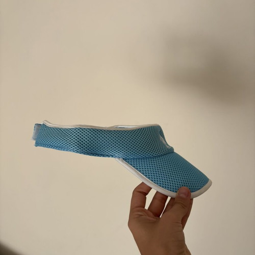 Blue tennis visor with letter A, size 58 cm