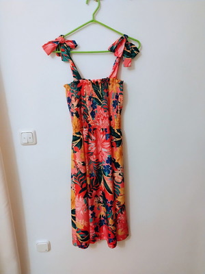Dress one size with smocked bodice, like new