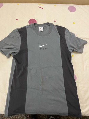 Nike short-sleeve shirt size M gray like new