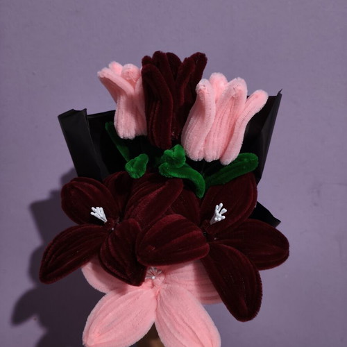 Handmade flower bouquet in pink and burgundy, 6 flowers