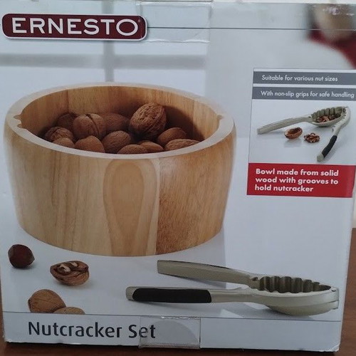 Ernesto nutcracker and bowl set new, wooden