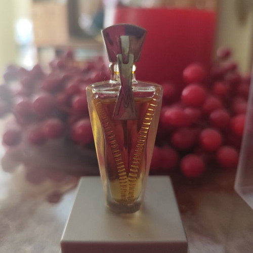 Just Me by Montana mini perfume Eau de Toilette like new 3 ml