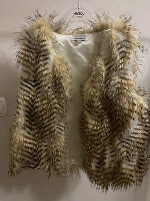 Girls' sleeveless fur size 12 like new Mandarino gray beige