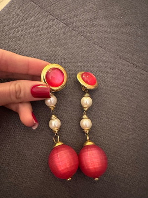 Clip-on earrings like new