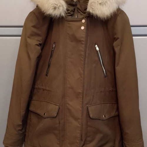 Zara women's khaki parka jacket like new with fur lining medium