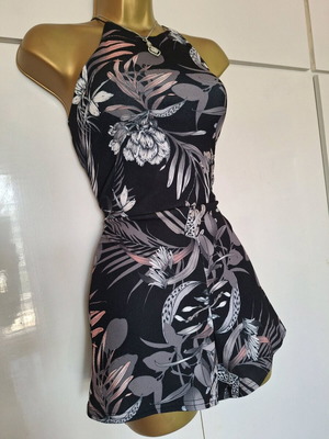 Floral jumpsuit Boohoo size 38, like new
