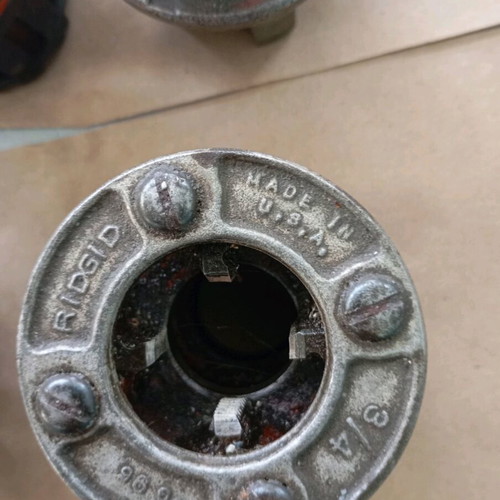 Ridgid 1 Inch Hand Thread Cutter like new