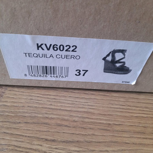 Kanna sandals new, beige, size 37