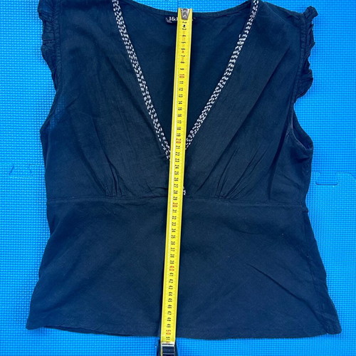 Black vintage Y2K sleeveless embellished top size S like new