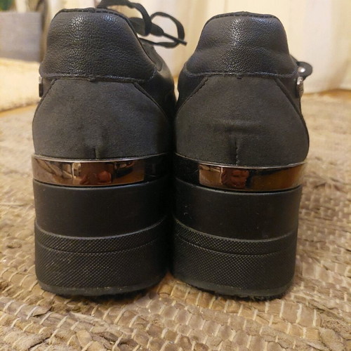 Xti women's sneakers quilted with zipper and metal details, like new