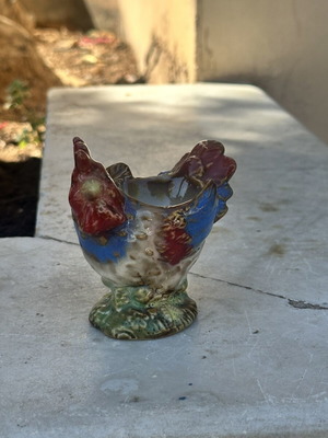 Vintage ceramic decorative hen used, colorful, collectible 9x10.2 cm
