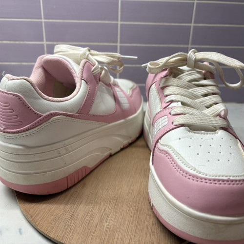 SHEIN 2-in-1 Pink White Kids Sneakers with Wheels Size 35 Like New