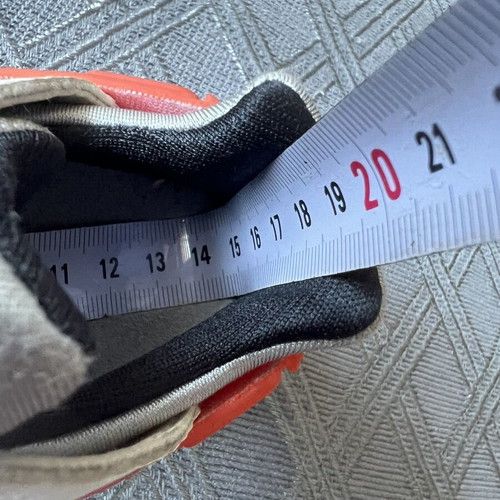Nike Huarache kids sneakers size 25 used