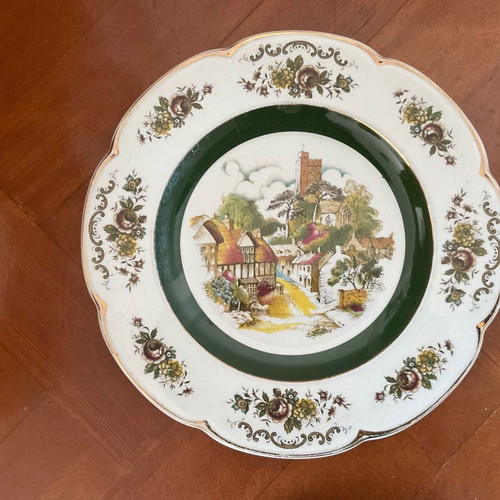 Ascot plates by Woods and Sons, pack of 5, almost like new