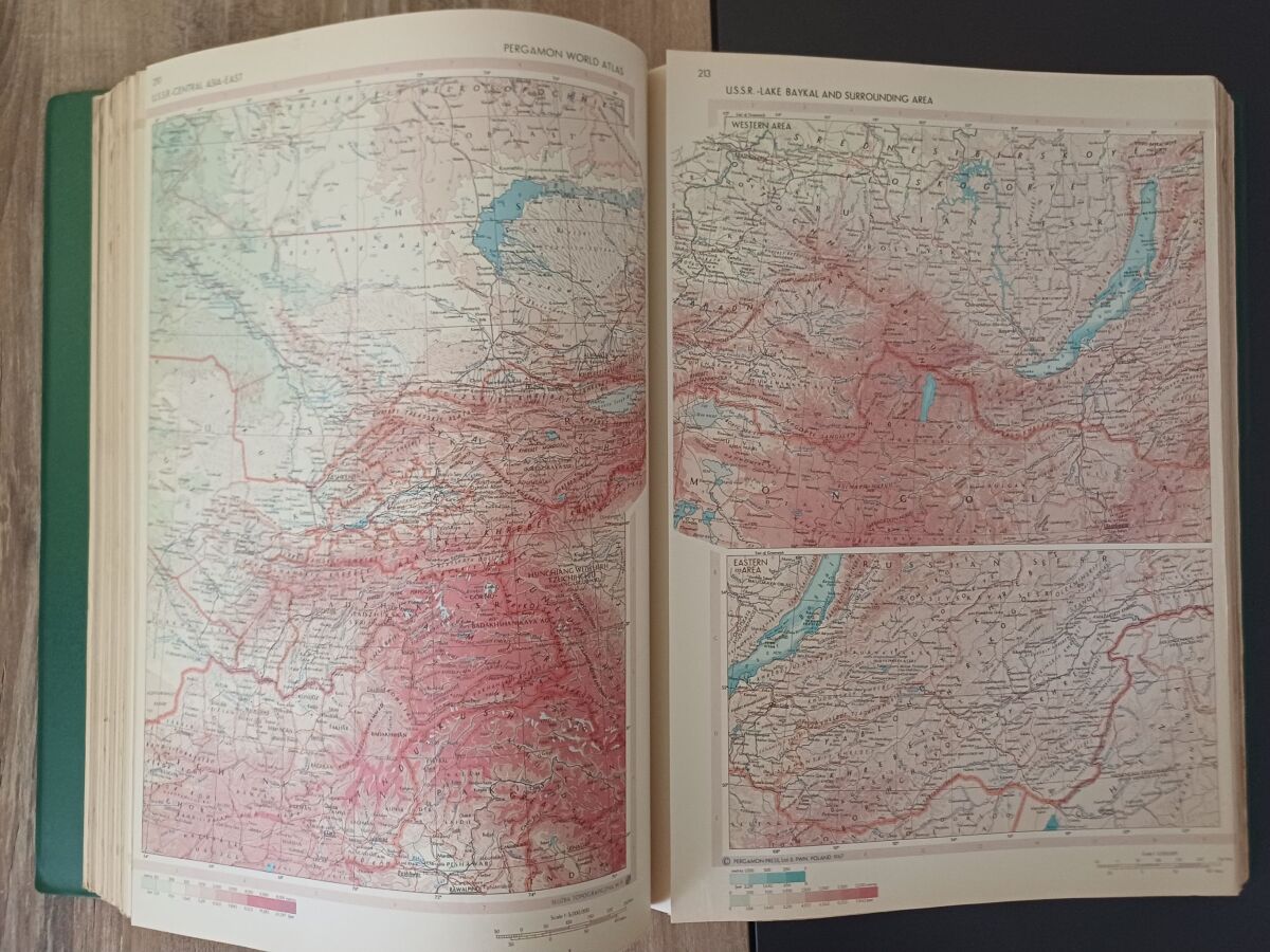 Pergamon World Atlas 1968, English - € 60,00 - Vendora.cy