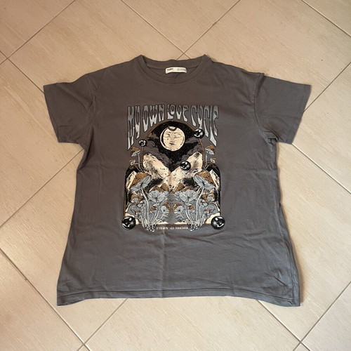 Pull & Bear T-shirt like new, size small, grey