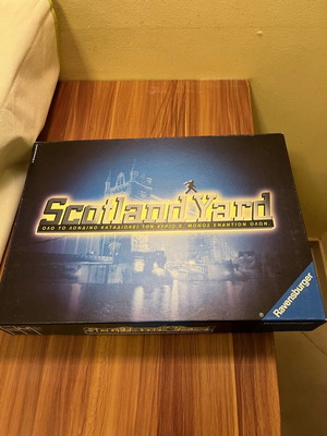 Scotland Yard 1996 vintage board game in excellent condition