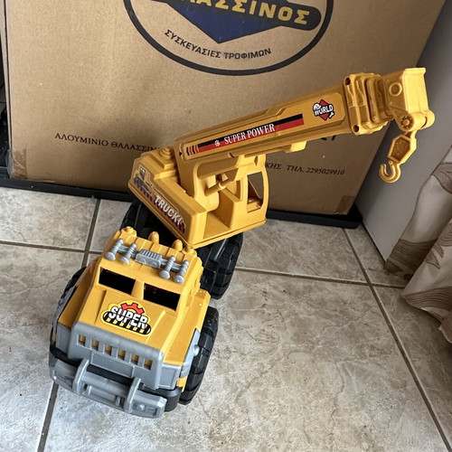 Toy truck, large