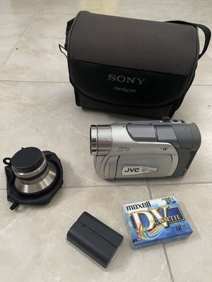 JVC GR-D20E Digital Video Camera used, MiniDV, 16× optical zoom