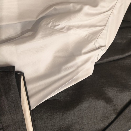 Guy Laroche men's wedding suit like new with two shirts and tie