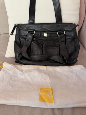 Mandarina Duck τσάντα ώμου σαν καινούργιο, μαύρο δέρμα