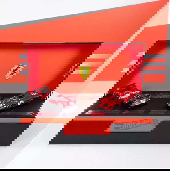 Hot wheels Ferrari heritage box set