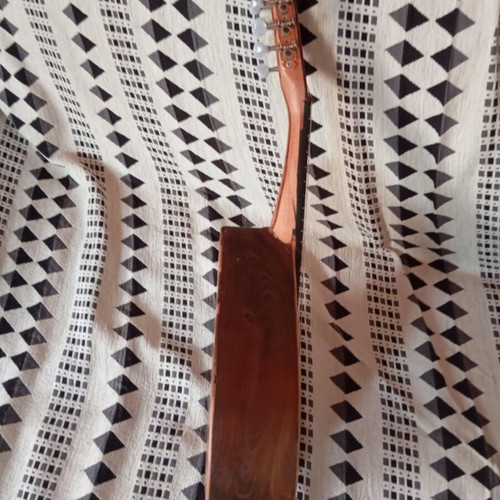 Cretan Mandolin like new, mulberry body and katsrani top