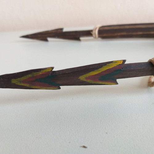 Indian handmade bows and arrows like new, traditional from Colombia