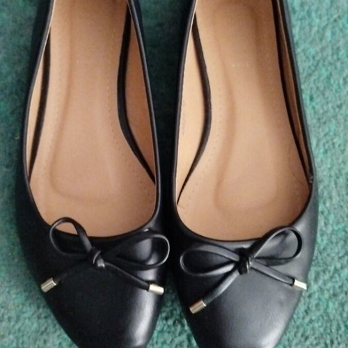 Bozikis black ballerinas size 38 like new