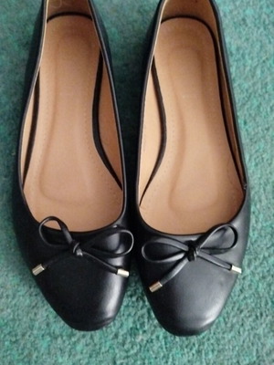 Bozikis black ballerinas size 38 like new