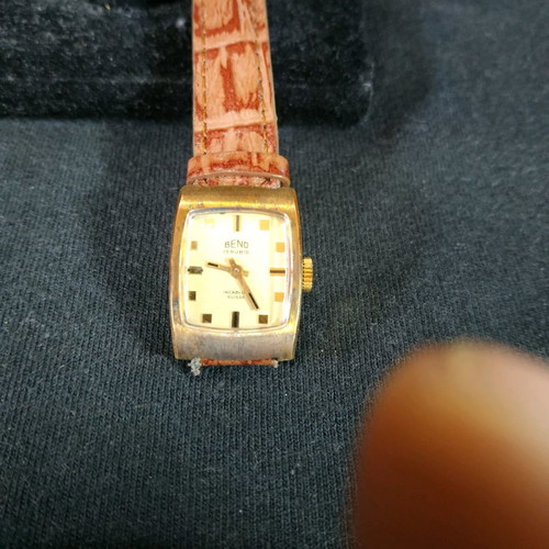 Beno 17 Rubis Swiss women's manual winding wristwatch used