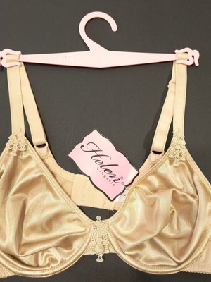 BRA HELEN 9434 75C STOCK from a Closed Store