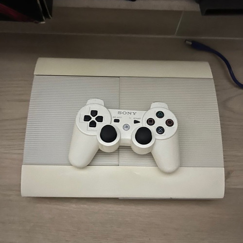 PlayStation 3 Super Slim άσπρο μεταχειρισμένο, σπάνιο