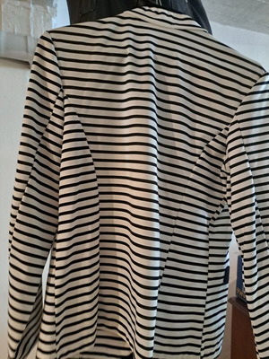 Women's jacket size L like new, black and white