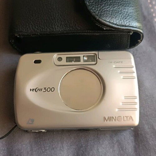Minolta Vectis 300 APS Compact Camera like new with case
