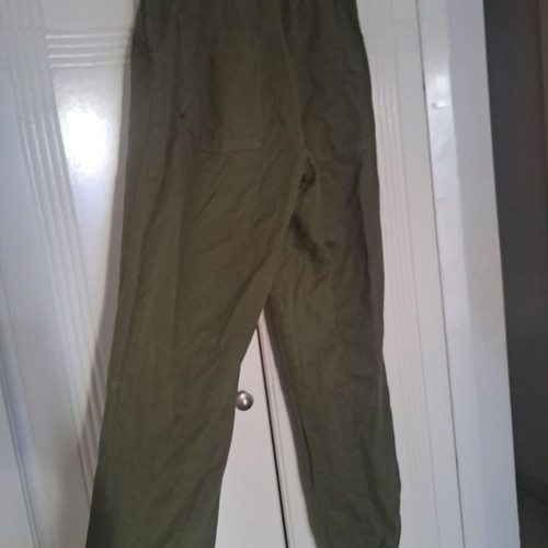 Cargo khaki pants used Stradivarius with elastic cuffs