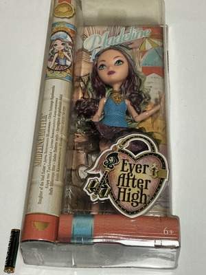 Κούκλα Ever After High Madeline Hatter Mirror Beach 2014, σφραγισμένη