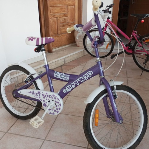 Mountain bikes like new, pink with gears and purple