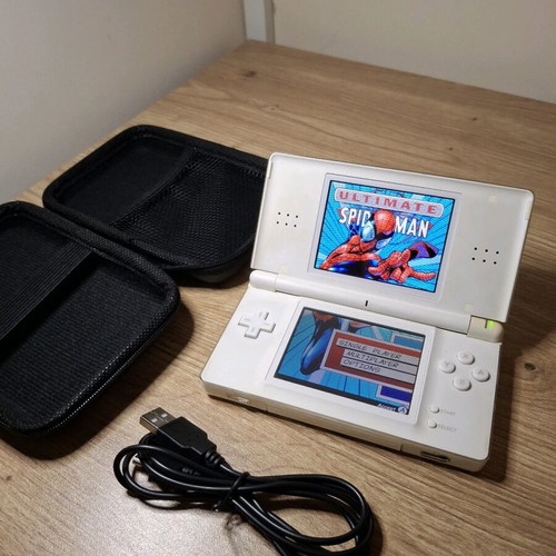 Nintendo DS Lite White like new with case and charger