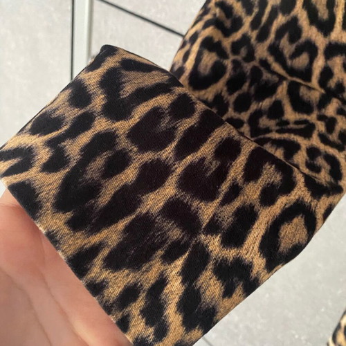Zara women's leopard pants XS like new, fitted with zipper