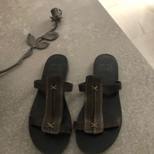 Most Chic used anthracite leather sandals size 38