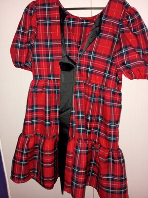 Women's red plaid dress Medium with bow, like new, festive style