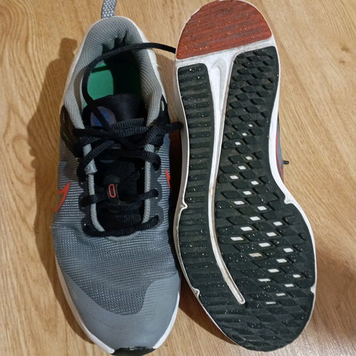 Nike Downshifter 12 NN kids shoes multicolor used, size 37