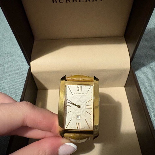 Burberry watch like new, beige and gold