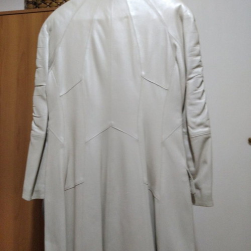 Leather coat women’s unused, white-beige, Medium